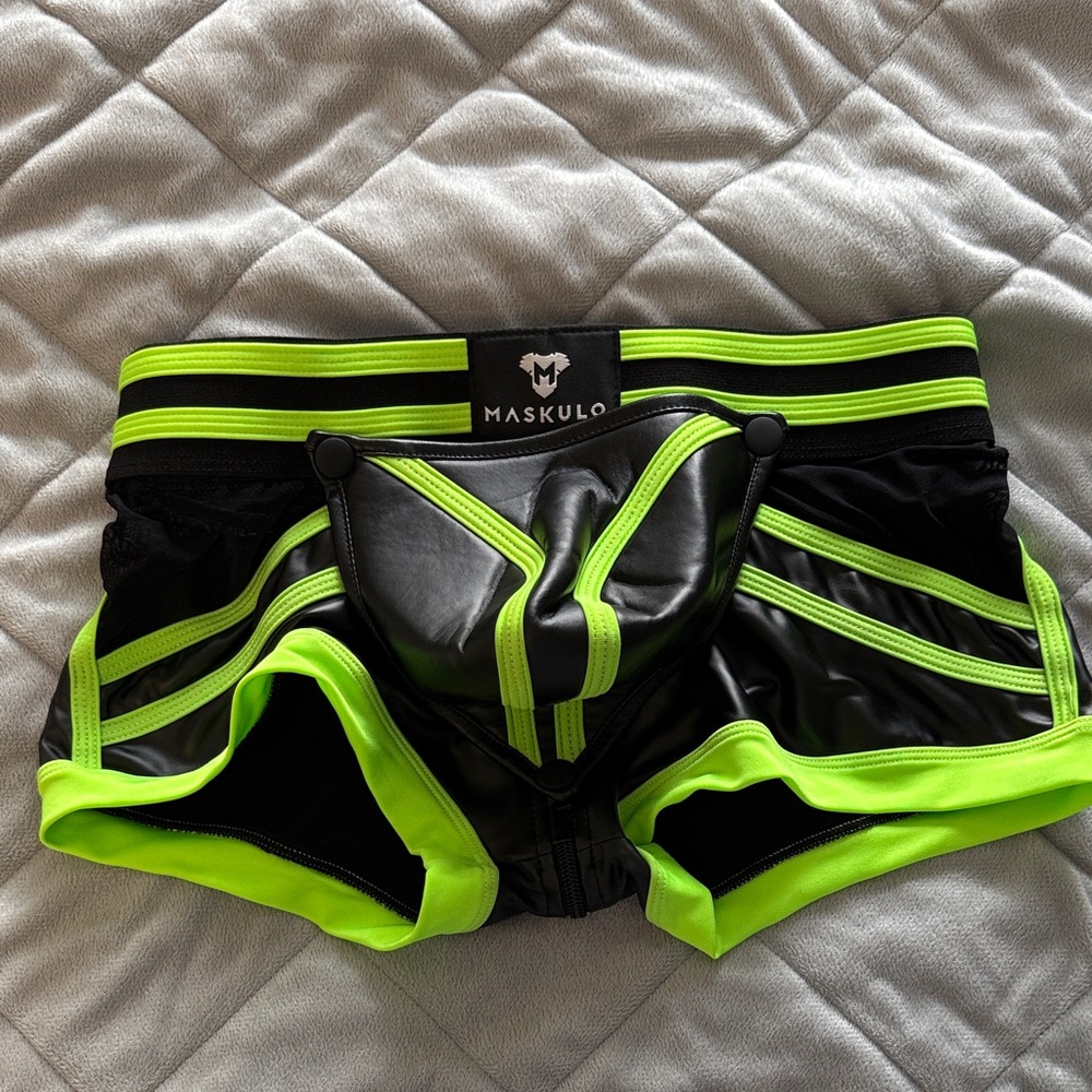 Maskulo Black and Neon Green Shorts